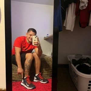 Meet your Posher, Jhonatan steven